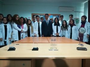 Kız öğrencileri teknolojiyle buluşturan projesiyle ’küresel öğretmen ödülü’ kazandı