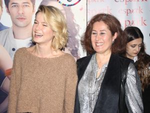 Burcu Biricik sevenleriyle bir araya geldi