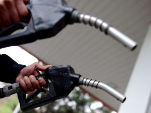 Benzine 16 kuruş indirim geldi
