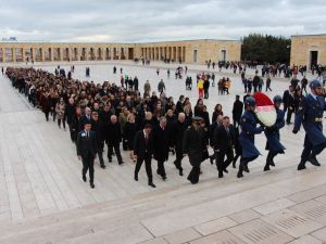 TED Ankara Koleji öğretmenleri Başöğretmen Atatürk’ün huzurunda