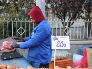 Alınan önlemler sonuç verdi, soğanın fiyatı 2,5 liraya düştü