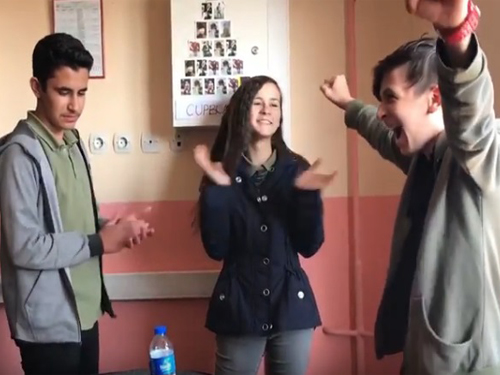 Öğretmen ve öğrencilerden Öğretmenler Günü klibi