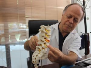 “Asitli gıdalar, stres ve D vitamini eksikliği  kemiklerin düşmanı”