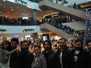 ‘Deliler Fatih’in Fermanı’ filmine İzmir’de coşkulu karşılama