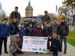 Öğrenciler kendilerini geliştirmek adına Almanya’da