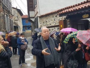 Kula aşığı Zabun Kula’yı tanıtmaya devam ediyor