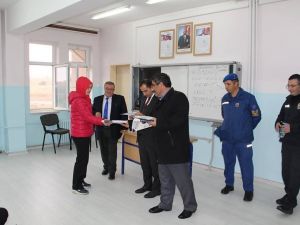 Dumlupınar’da lise öğrencilerine üniversite hazırlık kitabı