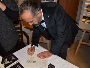 Prof. Dr. Atila Yüksel, Kuşadası’nda okurlarıyla buluştu