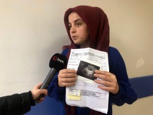 Sezaryen sırasında karnında bant unutuldu