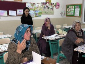 Okuma yazma öğrenmek için seferber oldular