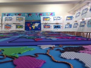 Görme engelliler için tasarlanan haritalar sergilendi