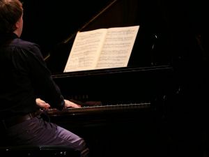 Yazdığı piyano konçertosunu Maltepe’de seslendirdi