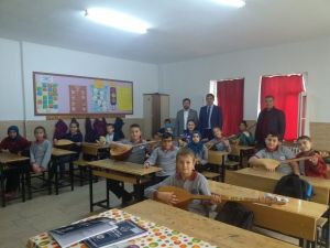 Öğrencilere bağlama kursu