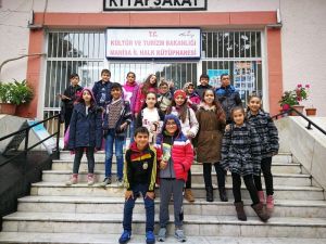 Önce kütüphane sonra tiyatro