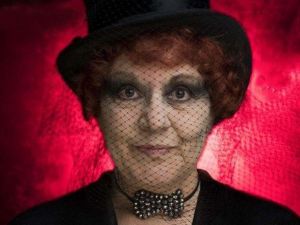 ‘İnsan Neyle Yaşar’ müzikal oyunu, Akıngüç Oditoryumu Sahnesi’nde