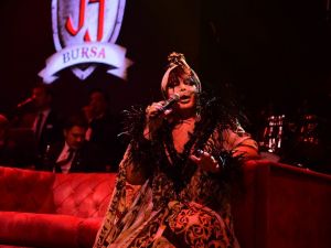 Diva bu kıyafeti çok sevdi