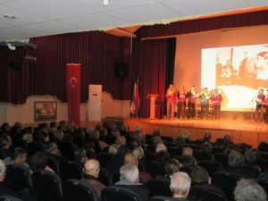 Foça’da müzikli şiir dinletisi