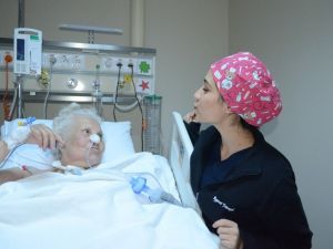 82 yaşındaki Ümit teyzeye hayat öpücüğü