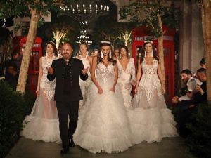 Antalya’da ünlü mankenlerden gelinlik defilesi