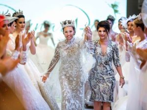 "Yılın En İyi Tasarımcısı Ödülü" ünlü modacı Pınar Bent’e