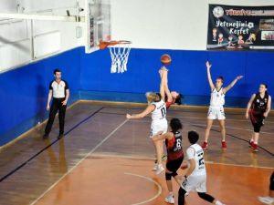 Nazilli Belediyespor Kadın Basketbol Takımı galibiyet serisini 4 maça çıkarttı