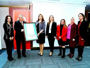 Çeşme’de devlet hastanesine, "Bebek dostu hastane" unvanı