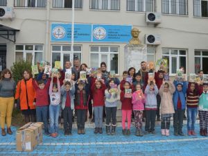 MHP’li kadınlar öğrencileri sevindirdi