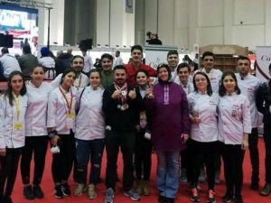 Bir ayda 25 madalya ve 2 kupa kazandılar