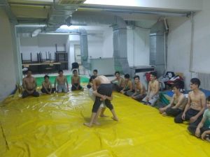 Pazarlar Halk Eğitimi Merkezi ’Güreş’ kursu açtı