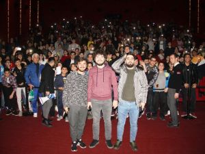 "Kafalar Karışık” oyuncuları hayranlarıyla buluştu