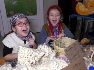 Miniklerin pazarı gerçek pazarı aratmadı