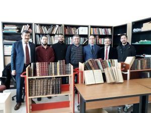 DPÜ Kütüphanesi destek ve bağışlarla büyüyor