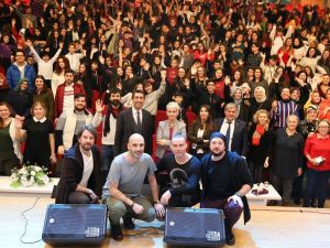 “Vizyon Koleji yeni yılda da öğrenme, kültür ve sanat etkinliklerinin adresi olacak”