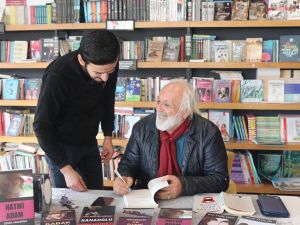 ‘Hatmi Adam’ için imza günü düzenlendi