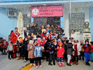 Çeşmeli minikler kar sevinci yaşadı