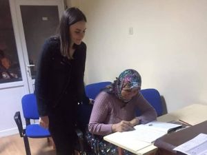 60 yaşında okuma yazma öğreniyor