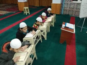 Köy camiinde hafızlık kursu alıyorlar