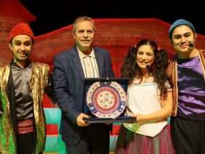 Kütahya’da ‘Alaaddin’in Sihirli Lambası’ tiyatro gösterisi
