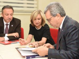 Beyin atlaslı Nöroanatomi kitabına Egeli imzası