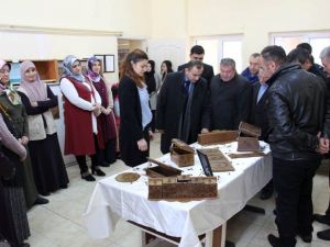 Ahşap, kadınların elinde sanata dönüştü