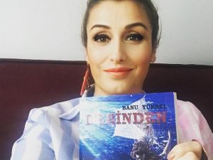 Yazdığı romana beste yaptı, sesiyle tüm okurlarını şaşırttı