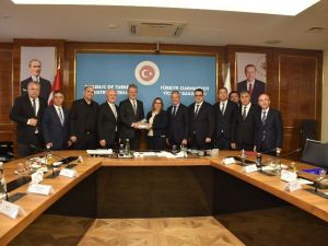 Bakan Pekcan İZTO heyetini ağırladı