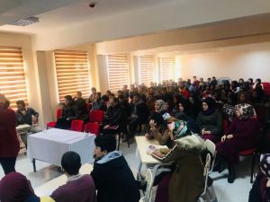 Genç bilginler yarıştı