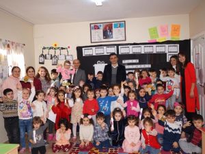 Başkan Selçuk çocukların karne sevincine ortak oldu