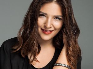 Tuğçe Kandemir, mini konser ve imza günüyle hayranlarıyla buluşacak