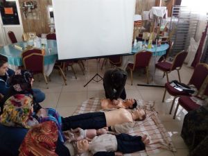 Altıntaş’ta ’İlk yardım’ kursu