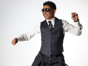 Mansur Ark: "90’lı yılların şarkıları seviliyor çünkü dinleyenlere çocukluğunu hatırlatıyor"