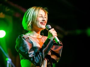 İzmirliler Güliz Ayla ile eğlendi