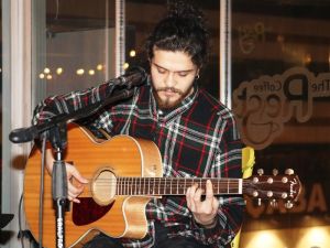 Van’da Emre Sertkaya konserine yoğun ilgi