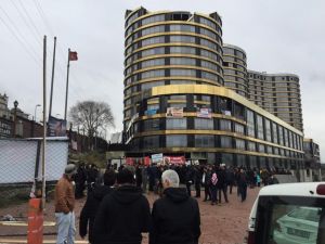 Jet Fadıl mağdurlarından Caprice Gold önünde eylem